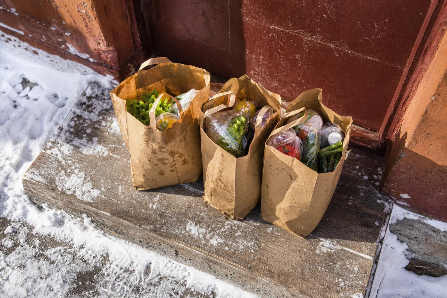Доставка продуктов в Москве: сравнение стоимости, времени и условий сервисов